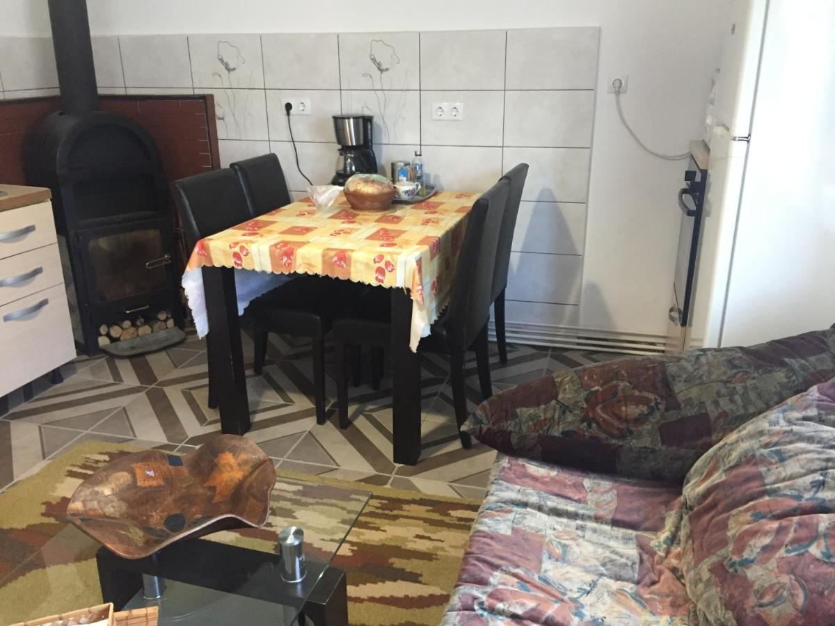 Casa Rustica Cu Terasa Villa Medgyes Kültér fotó